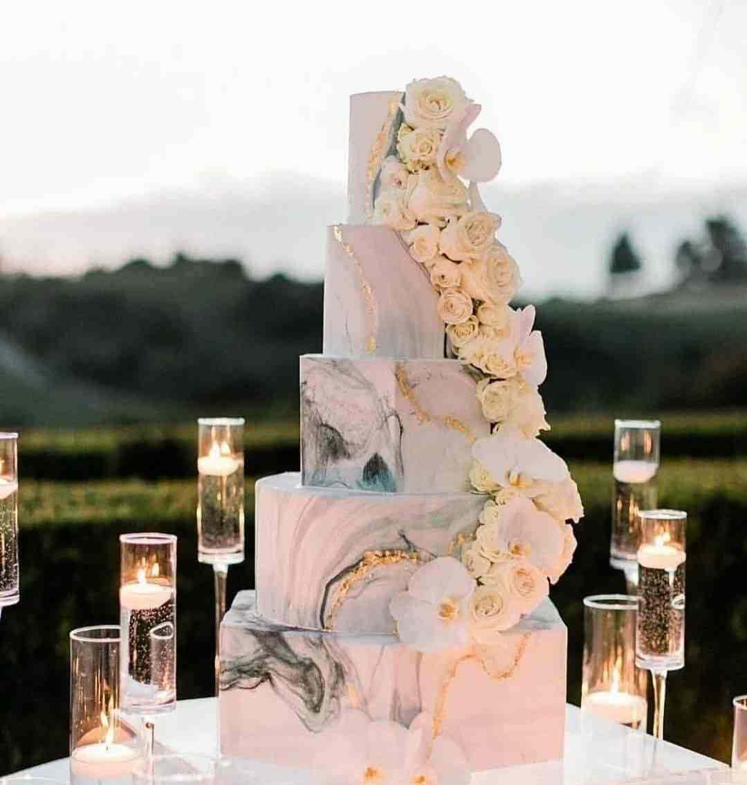 کیک عروسی با دیزاین گل