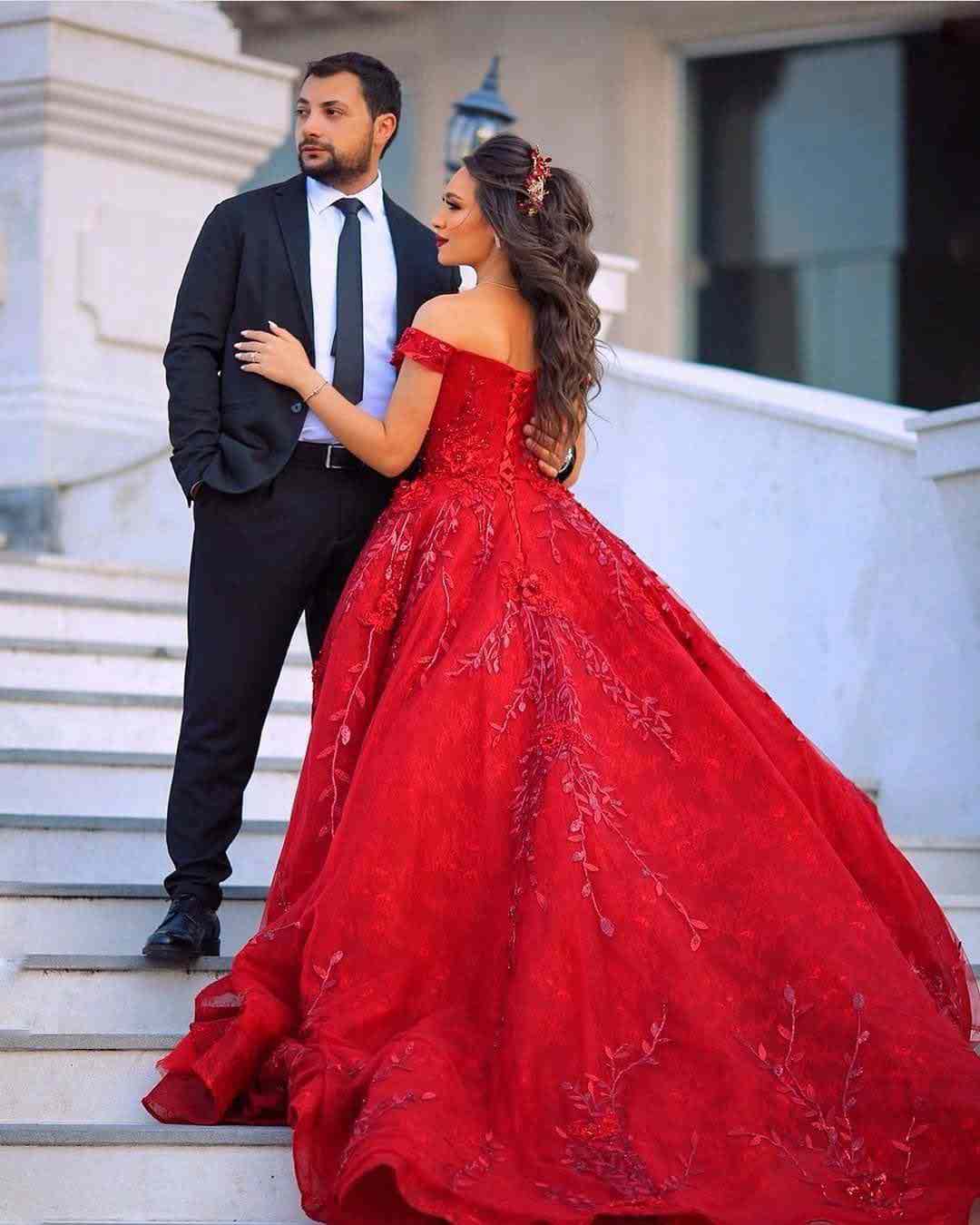 لباس عروس قرمز
