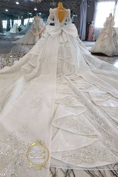 لباس عروس با دنباله