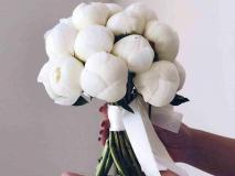 مدل دسته گل عروس با گل های تماما سفید