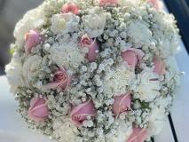 دسته گل عروس - طراحی توسط گالری گل نارین