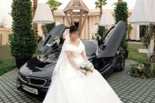 تصویر بند انگشتی باغ عمارت دیاموند با محوطه سبز و دکوراسیون مجلل