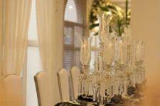 تصویر بند انگشتی چیدمان مدرن و صمیمی فضای داخلی سالن عقد تک در منطقه مطهری کرج