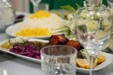 تصویر بند انگشتی سرو غذا با کیفیت عالی در خانه عقد نیکان گوهردشت کرج