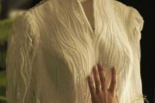 تصویر بند انگشتی لباس عروس یقه هقت