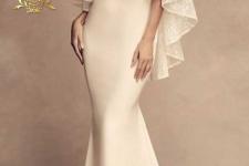تصویر بند انگشتی لباس عروس ماهی شنل دار در مزون لباس عروس دیبا
