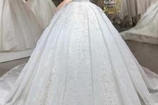 تصویر بند انگشتی لباس عروس پرنسسی پیلی در مزون لباس عروس دیبا