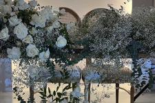 تصویر بند انگشتی گل آرایی جایگاه عروس و داماد تشریفات هانی