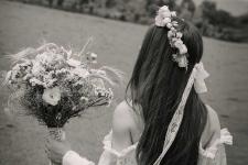 تصویر بند انگشتی عکاسی حرفه‌ای عروس توسط استودیو یونیک
