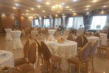 تصویر بند انگشتی چیدمان میزها در تالار پذیرایی شیان (خیابان هنگام)
