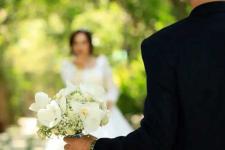 تصویر بند انگشتی عکاسی عروس و داماد در باغ عکاسی ویدا