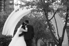 تصویر بند انگشتی عکس سیاه و سفید عروس و داماد