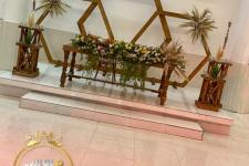 تصویر بند انگشتی جایگاه عروس وداماد در باغ تالار ظفر