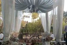 تصویر بند انگشتی سفره عقد فضای باز در باغ تالار فلامینگو