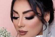 تصویر بند انگشتی میکاپ عروس شاینی