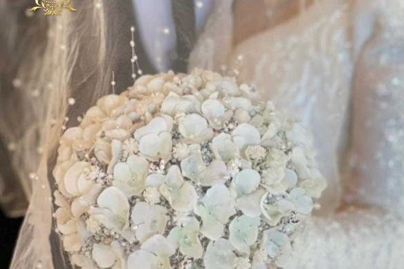 دسته گل مصنوعی عروس از محصولات لوتوس